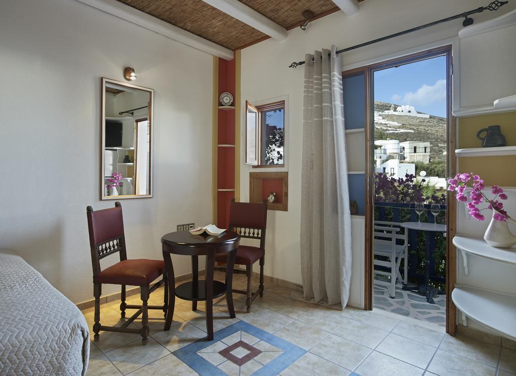 Polikandia Hotel Folégandros Exterior foto